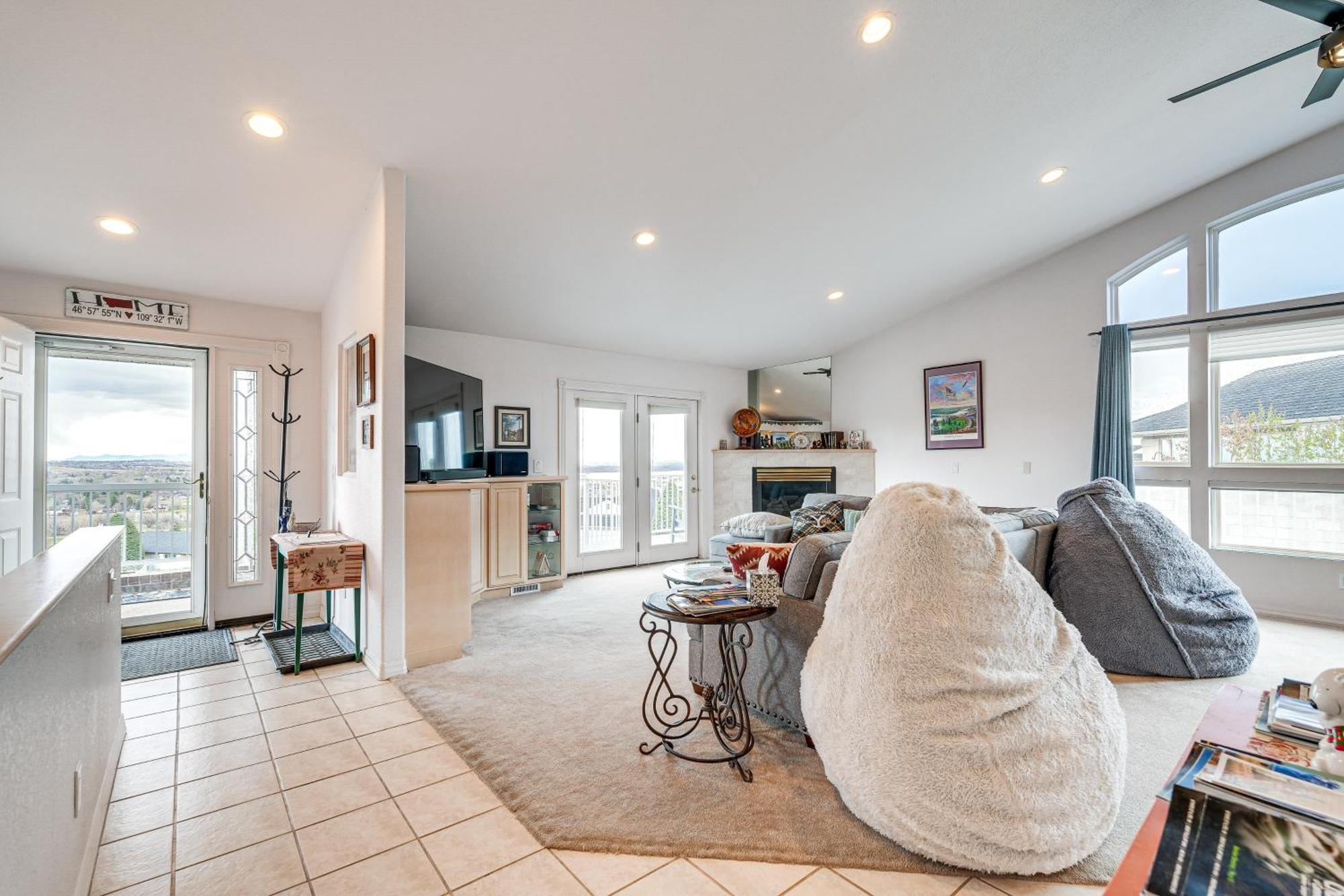Inviting Great Falls Home With Wraparound Deck! Exterior foto